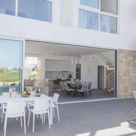 Vie Bleu Vb14 New 3 Bedroom In The Center Of