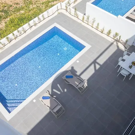 Vie Bleu Vb14 New 3 Bedroom In The Center Of Protaras